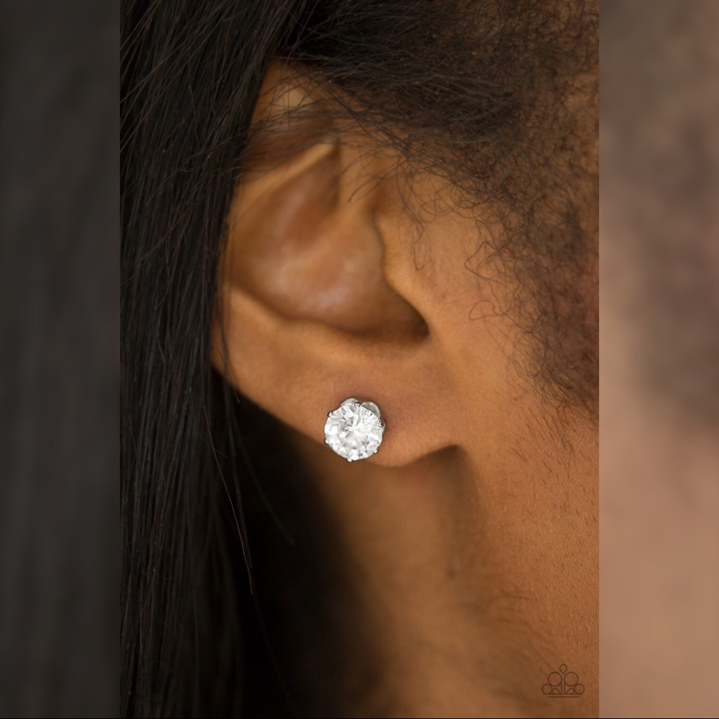 Paparazzi Classy Silver Stud Earrings Blockbuster 8$
